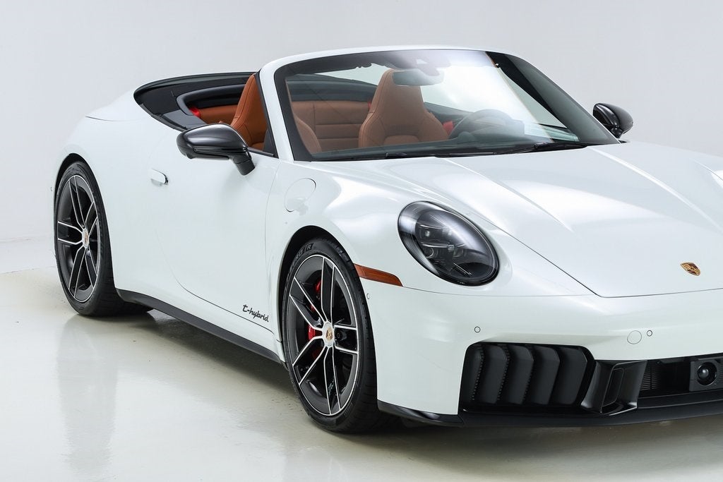 2025 Porsche 911 Carrera 4 GTS