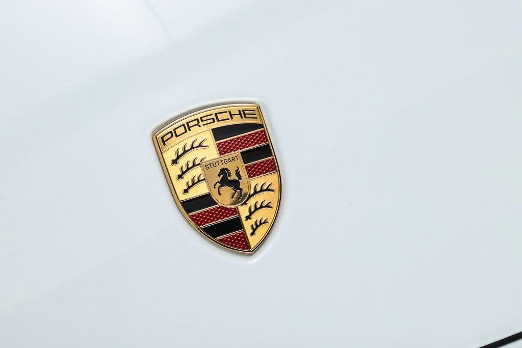 2025 Porsche 911 Carrera 4 GTS