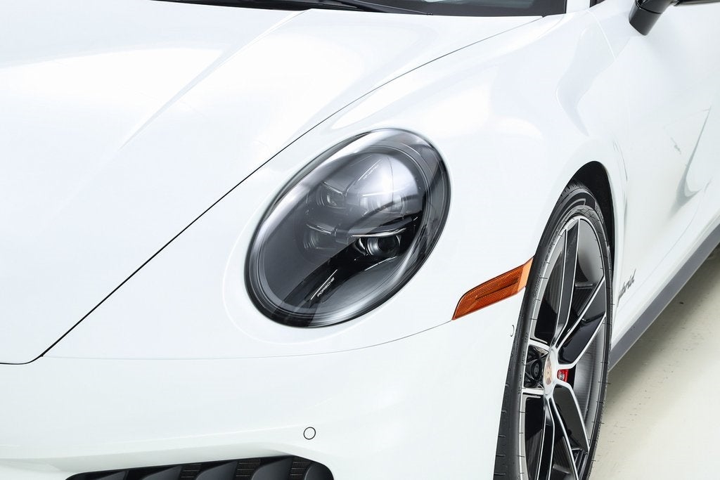 2025 Porsche 911 Carrera 4 GTS