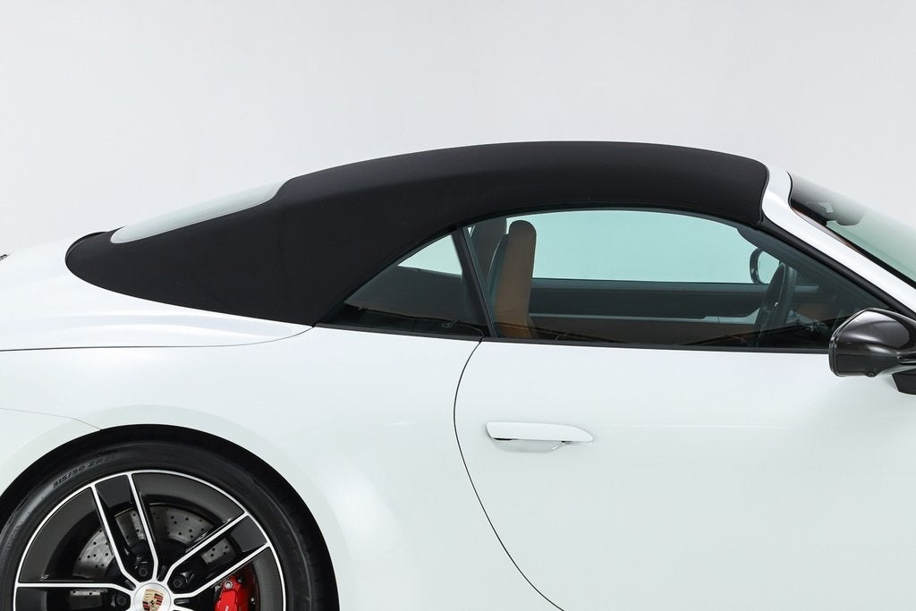 2025 Porsche 911 Carrera 4 GTS