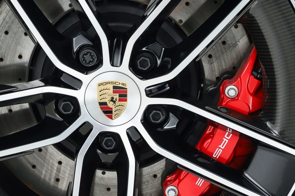 2025 Porsche 911 Carrera 4 GTS