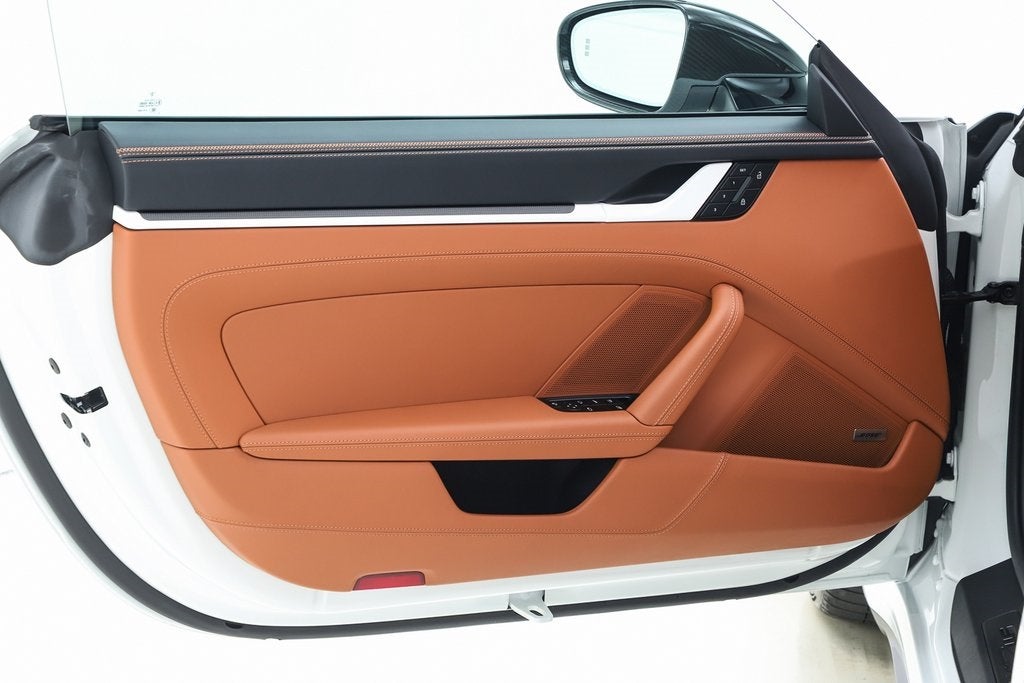 2025 Porsche 911 Carrera 4 GTS