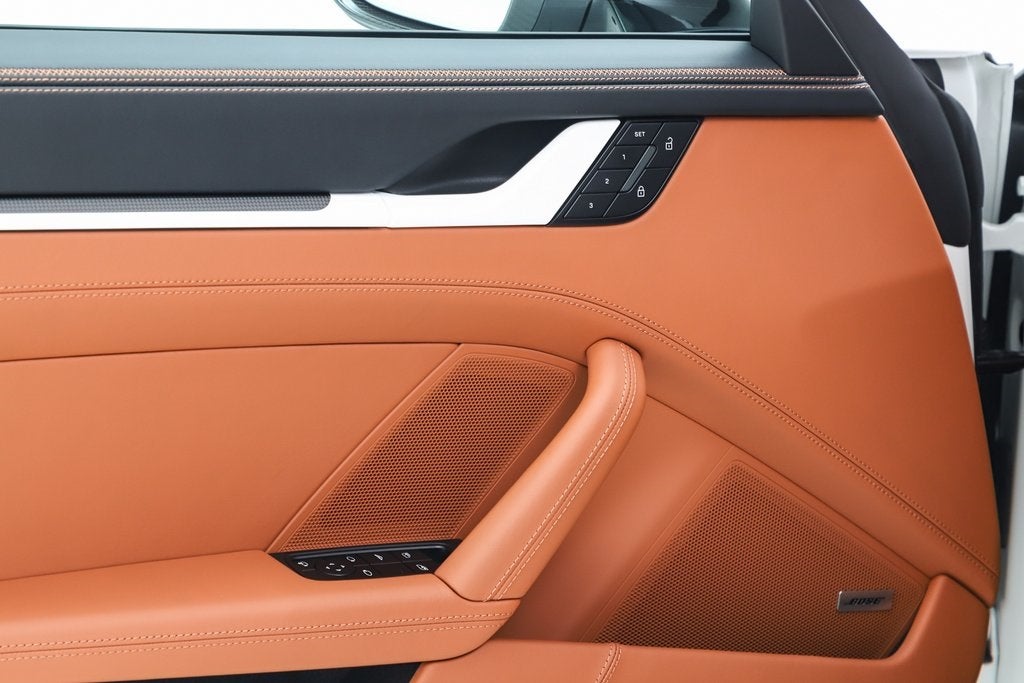 2025 Porsche 911 Carrera 4 GTS