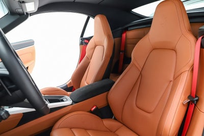 2025 Porsche 911 Carrera 4 GTS