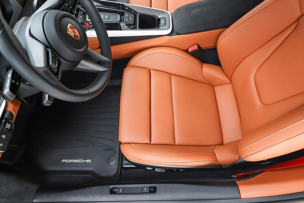 2025 Porsche 911 Carrera 4 GTS