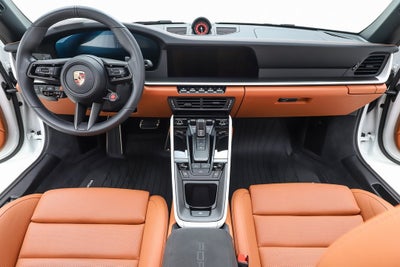2025 Porsche 911 Carrera 4 GTS