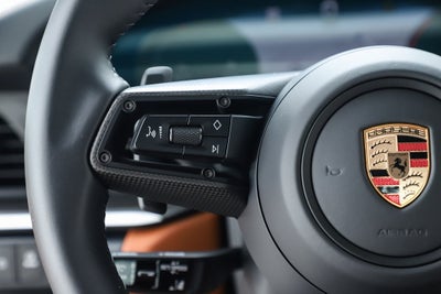 2025 Porsche 911 Carrera 4 GTS