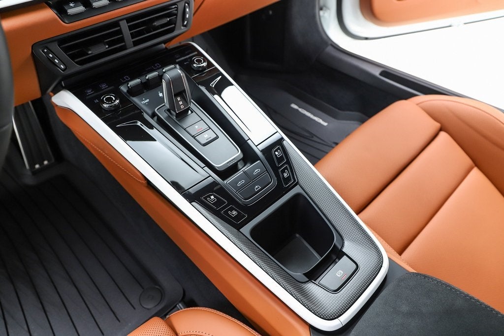 2025 Porsche 911 Carrera 4 GTS