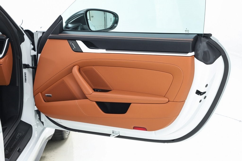 2025 Porsche 911 Carrera 4 GTS