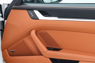 2025 Porsche 911 Carrera 4 GTS