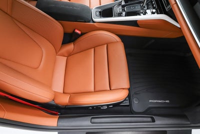 2025 Porsche 911 Carrera 4 GTS