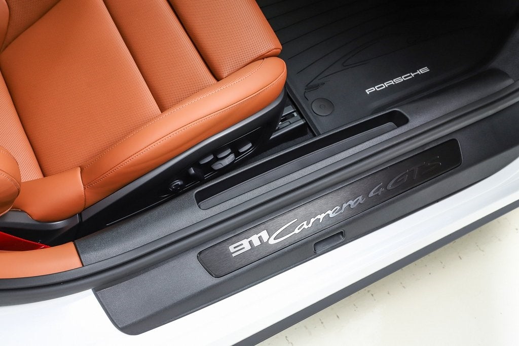 2025 Porsche 911 Carrera 4 GTS