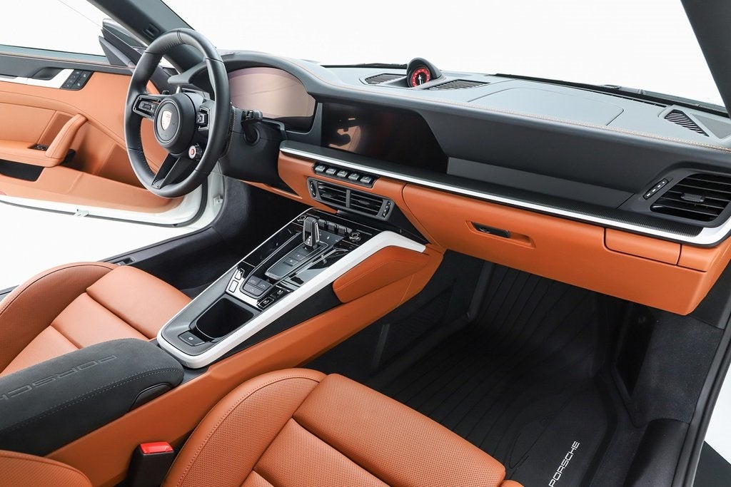 2025 Porsche 911 Carrera 4 GTS