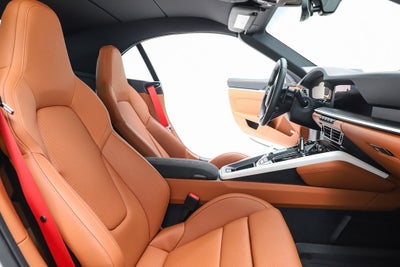 2025 Porsche 911 Carrera 4 GTS