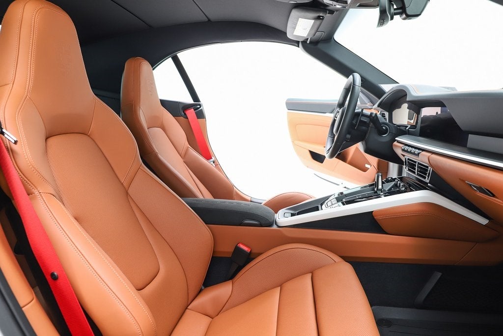 2025 Porsche 911 Carrera 4 GTS