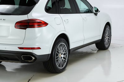 2017 Porsche Cayenne Platinum Edition