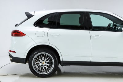2017 Porsche Cayenne Platinum Edition