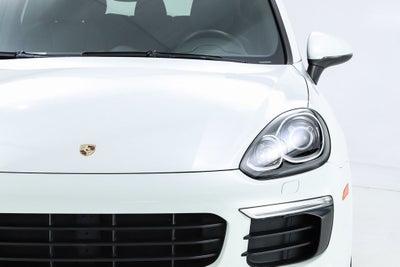 2017 Porsche Cayenne Platinum Edition