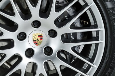 2017 Porsche Cayenne Platinum Edition