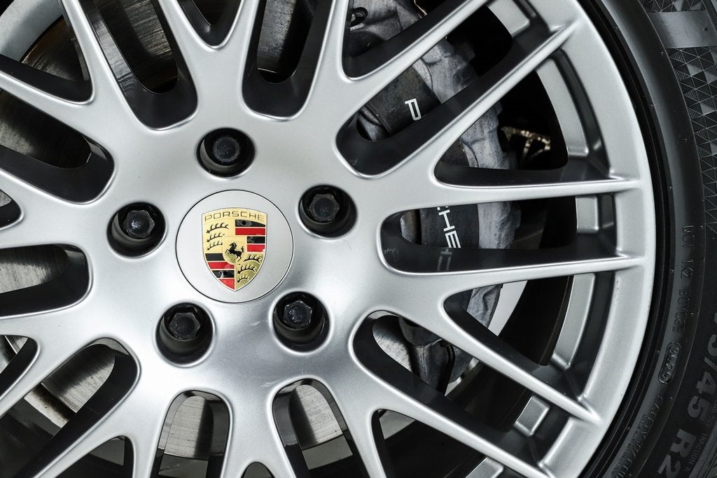 2017 Porsche Cayenne Platinum Edition