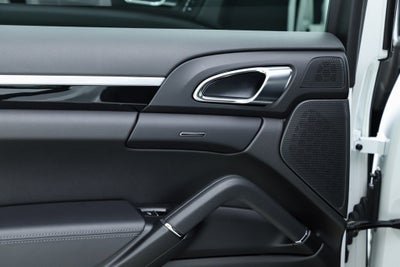 2017 Porsche Cayenne Platinum Edition