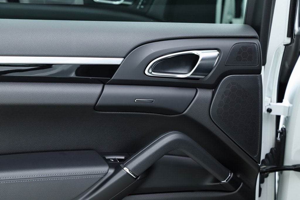 2017 Porsche Cayenne Platinum Edition