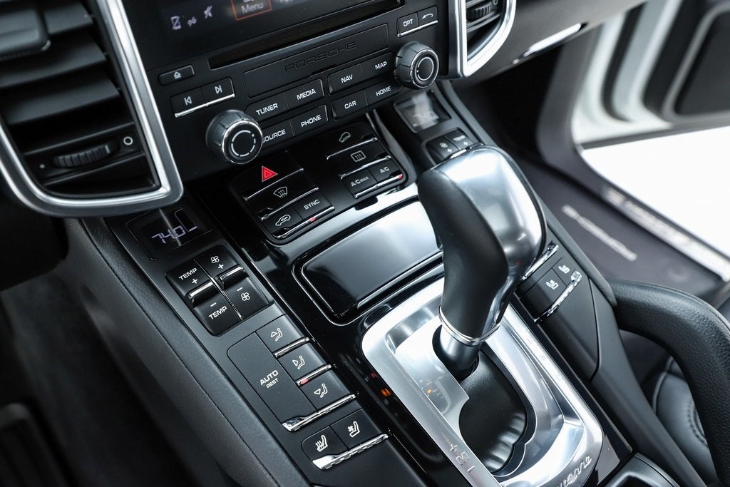 2017 Porsche Cayenne Platinum Edition