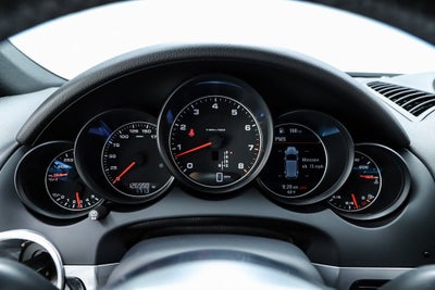 2017 Porsche Cayenne Platinum Edition