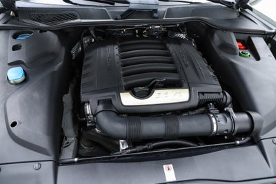 2017 Porsche Cayenne Platinum Edition