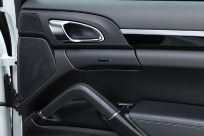 2017 Porsche Cayenne Platinum Edition