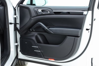 2017 Porsche Cayenne Platinum Edition