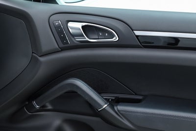 2017 Porsche Cayenne Platinum Edition