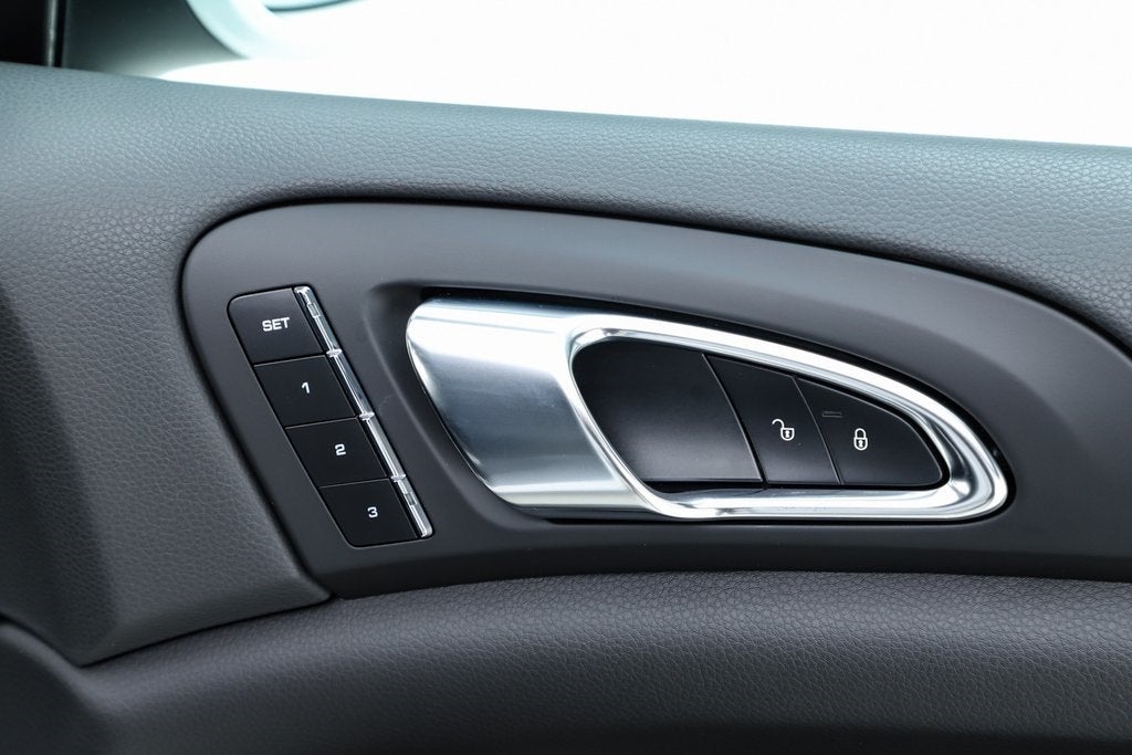 2017 Porsche Cayenne Platinum Edition