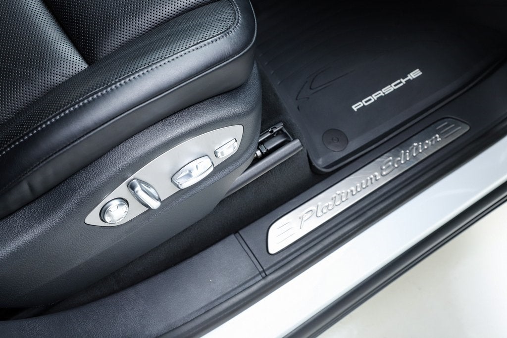 2017 Porsche Cayenne Platinum Edition