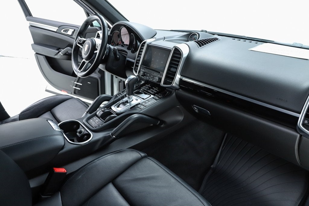 2017 Porsche Cayenne Platinum Edition