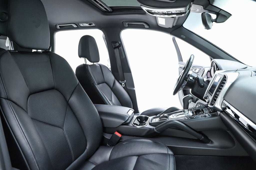 2017 Porsche Cayenne Platinum Edition