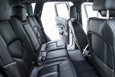 2017 Porsche Cayenne Platinum Edition