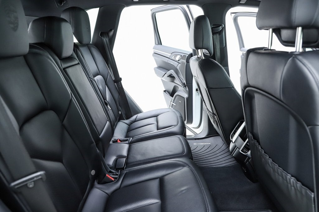 2017 Porsche Cayenne Platinum Edition