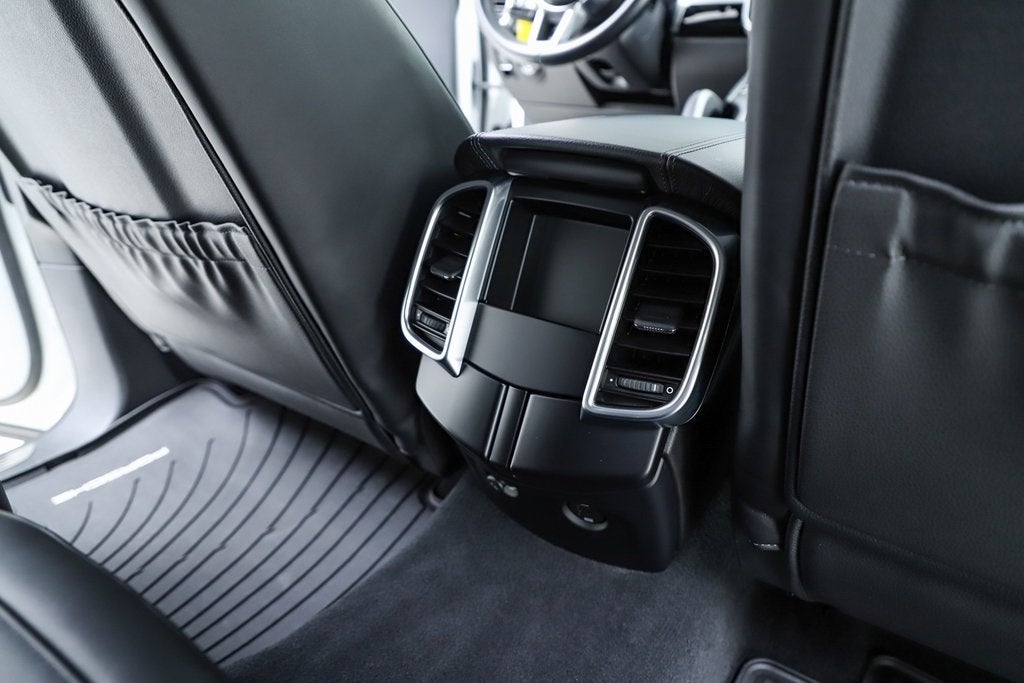 2017 Porsche Cayenne Platinum Edition