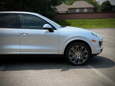 2017 Porsche Cayenne Platinum Edition