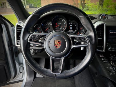 2017 Porsche Cayenne Platinum Edition