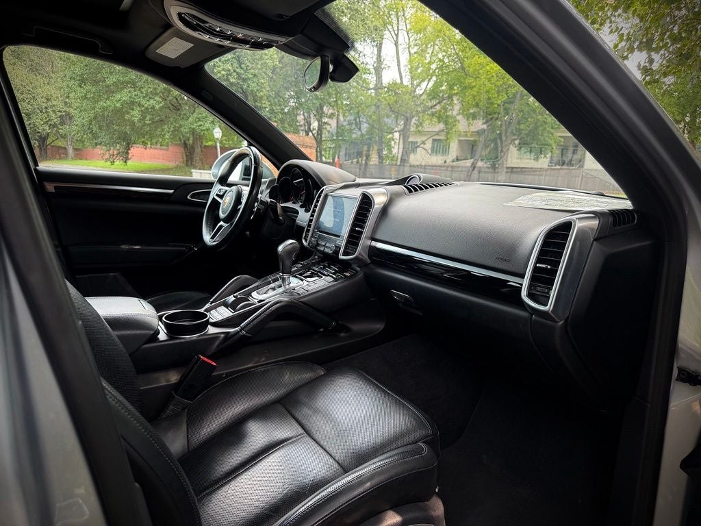 2017 Porsche Cayenne Platinum Edition