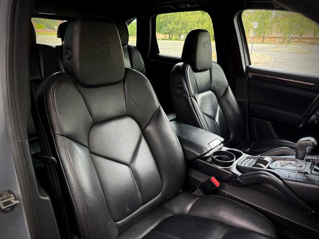 2017 Porsche Cayenne Platinum Edition