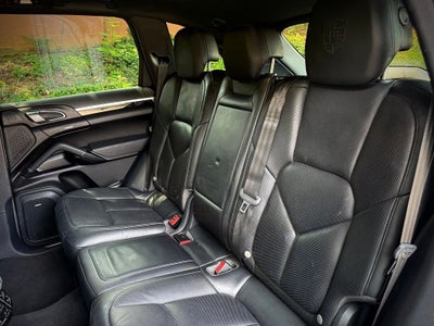 2017 Porsche Cayenne Platinum Edition