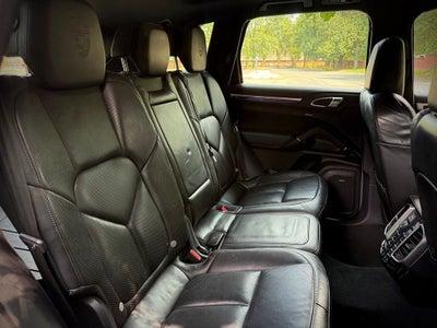 2017 Porsche Cayenne Platinum Edition