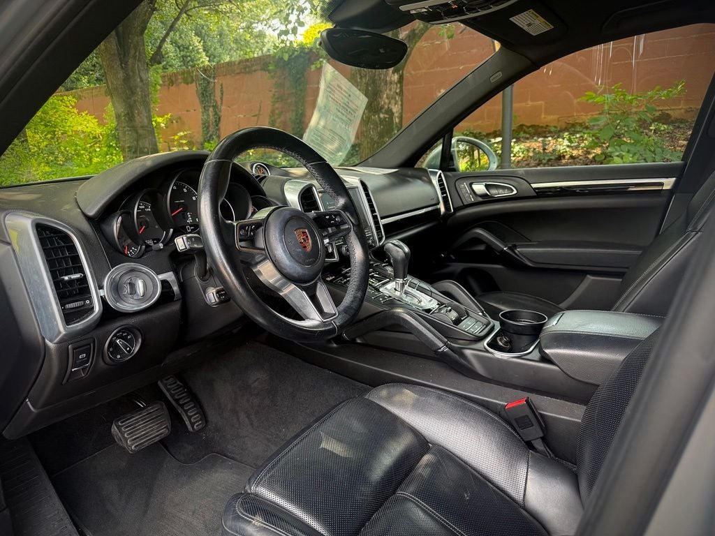 2017 Porsche Cayenne Platinum Edition