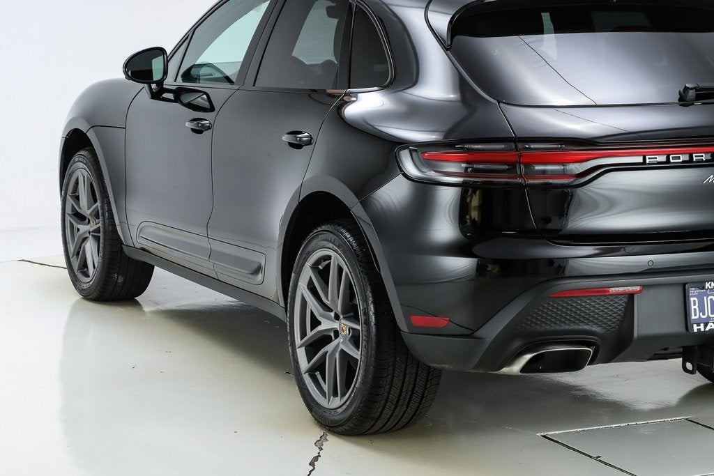 2025 Porsche Macan Base