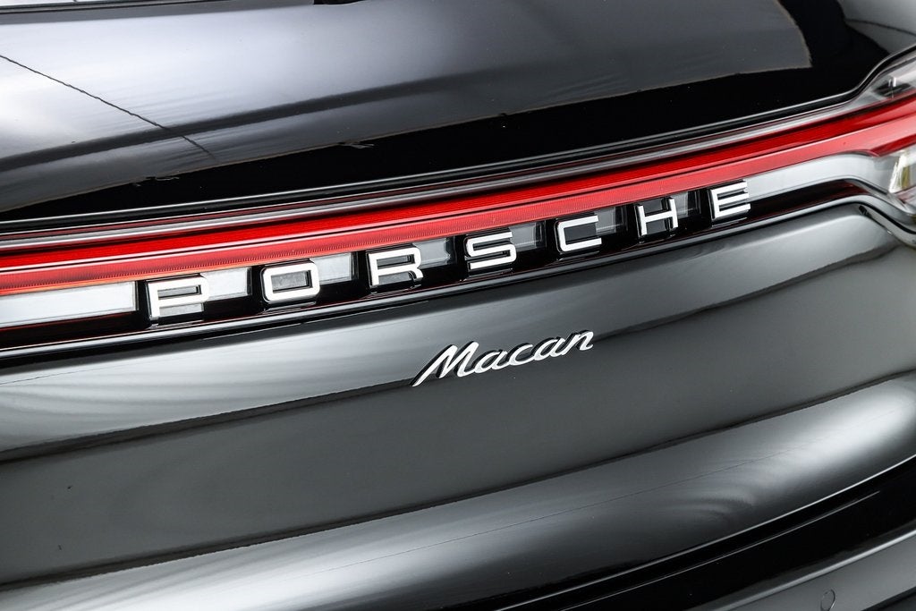 2025 Porsche Macan Base