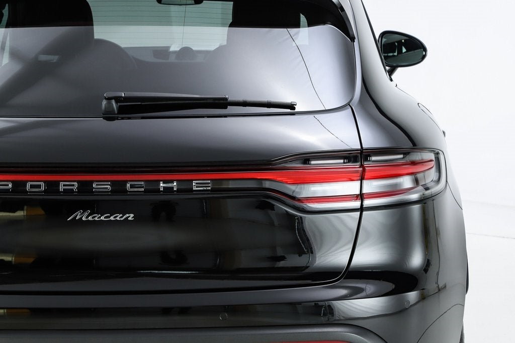 2025 Porsche Macan Base