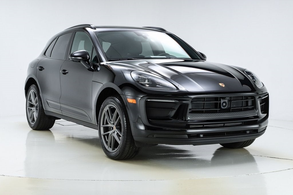 2025 Porsche Macan Base